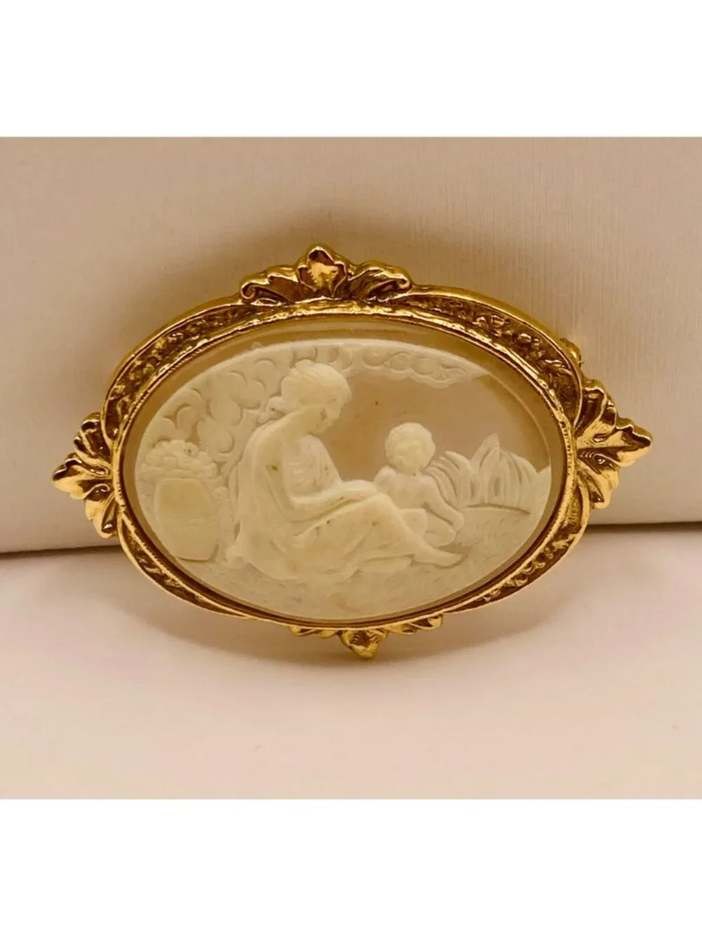 Vintage 1928 Jewelry Co. Gold-Tone Cameo Brooch Mother & Child Design -55B